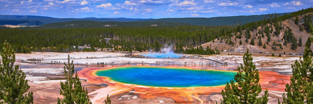 grand primsatic in yellowstone national park